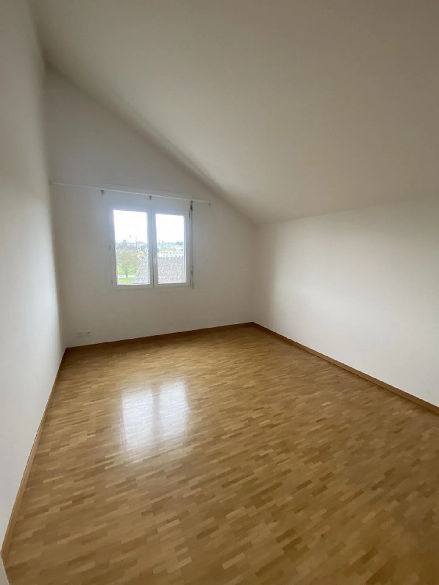 Your home for comfort - with a view over the rooftops - Photo 7 of 10