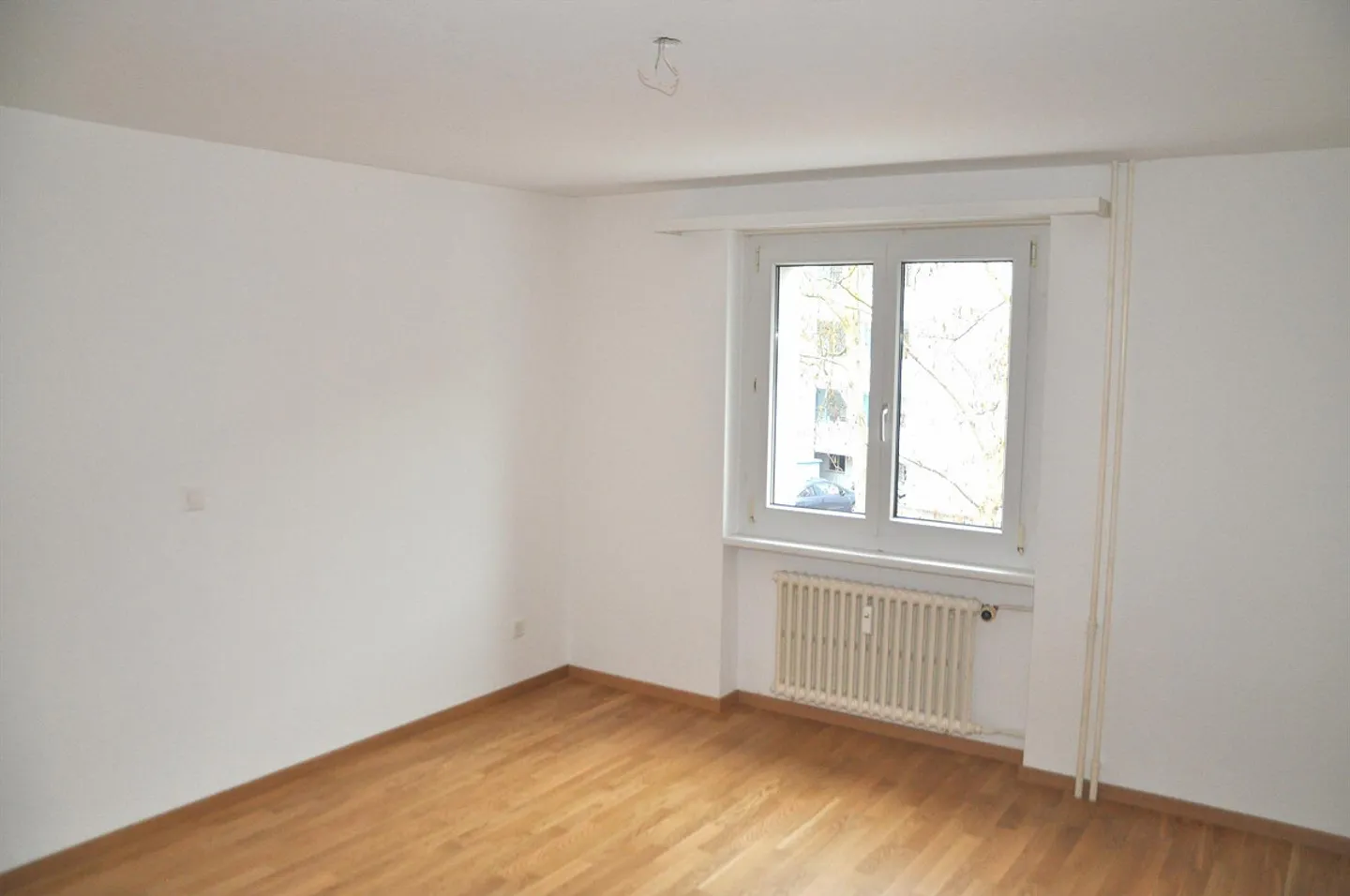 Central and Quiet 4.5-Room Apartment on the 1st Floor - Photo 8 of 10