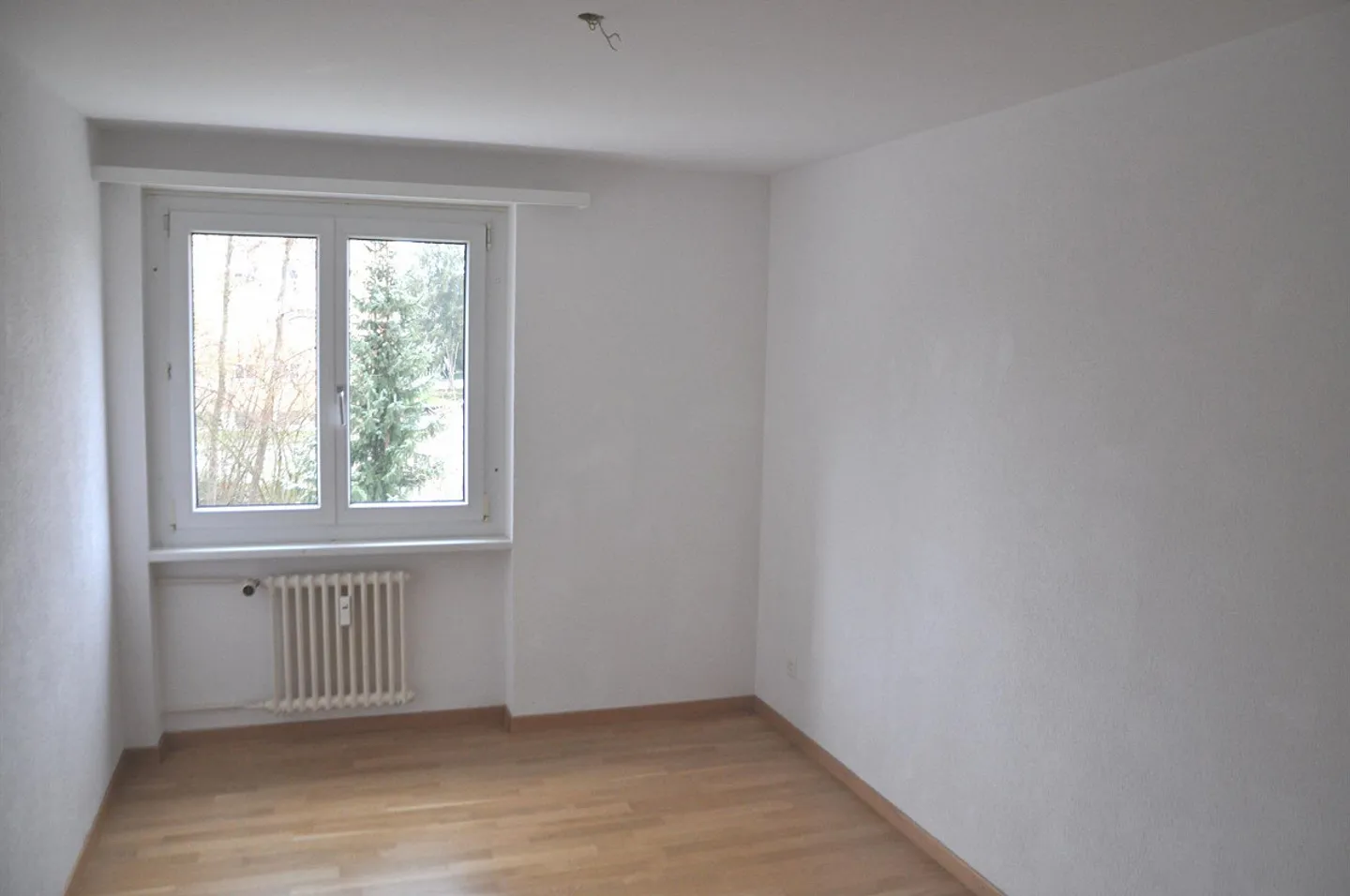 Central and Quiet 4.5-Room Apartment on the 1st Floor - Photo 10 of 10