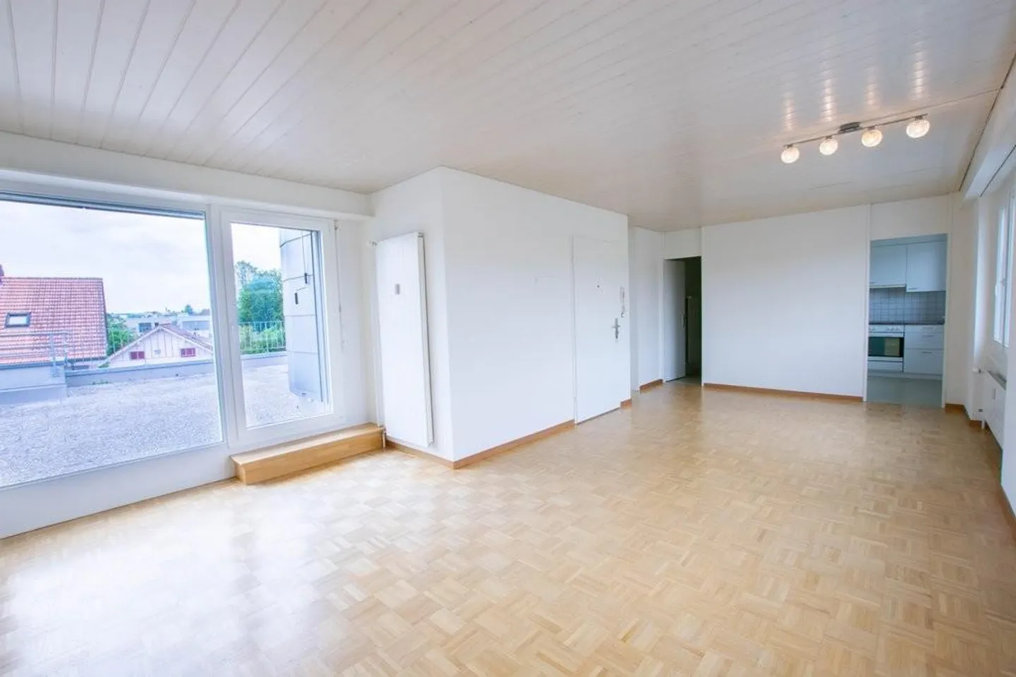 Penthouse apartment with large terrace near the agricultural zone in Brügg - Photo 6 of 12