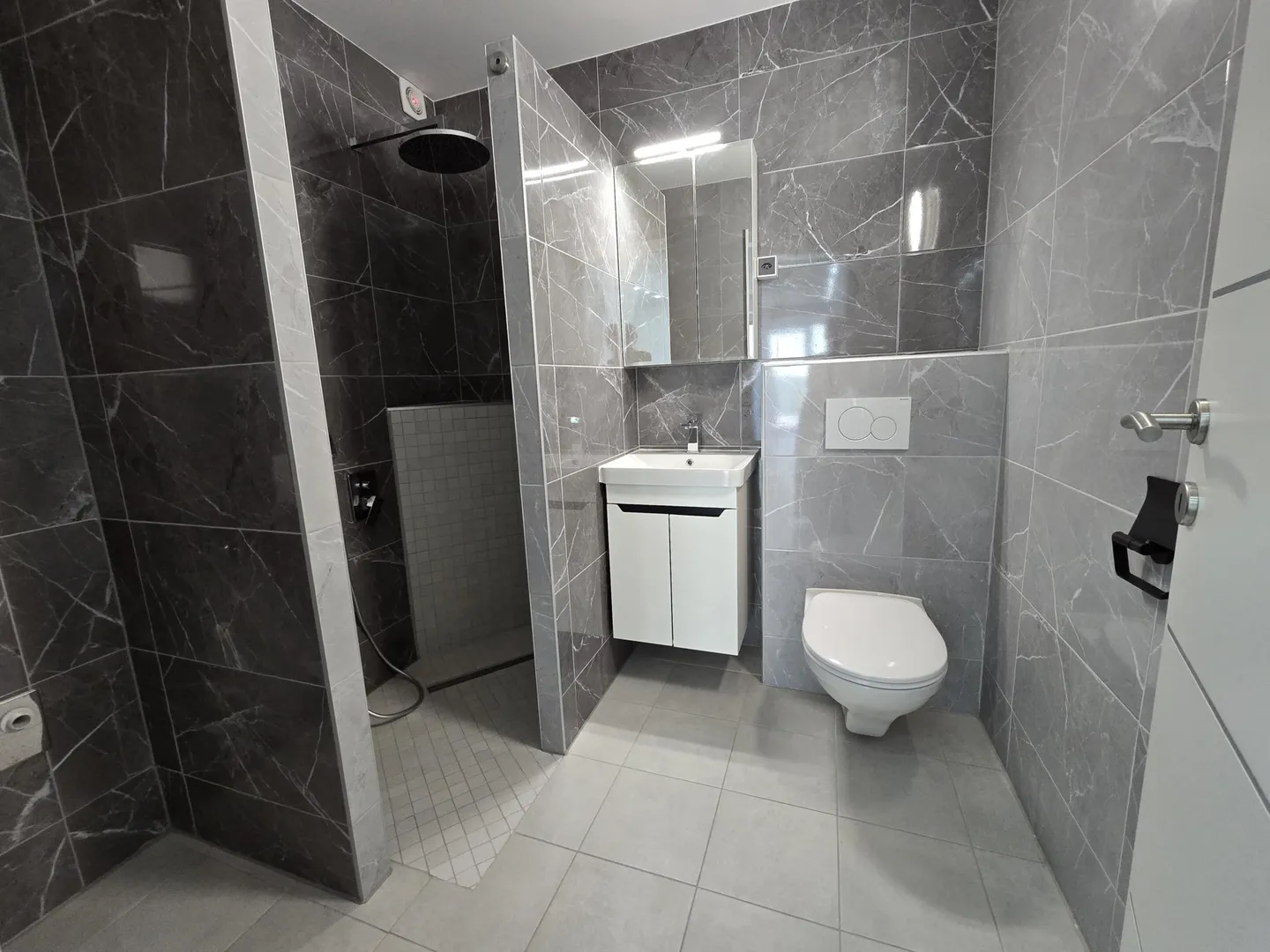 Magnifico appartamento di 4,5 locali con fascino - posto auto incluso - Foto 5 di 5