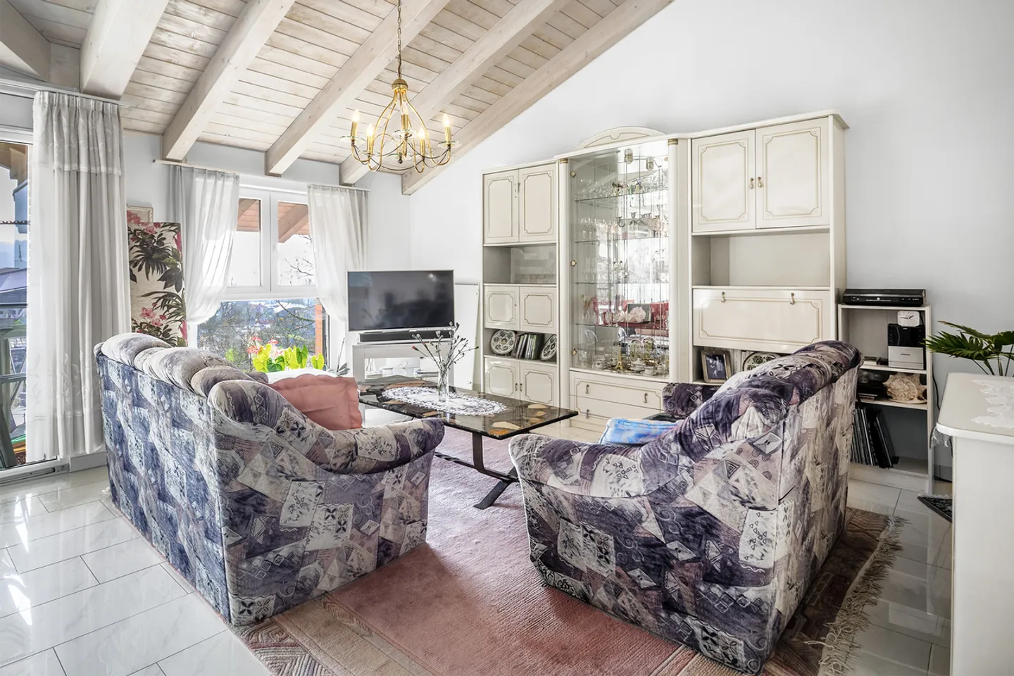 Helles Dachgeschossapartment mit offener Aussicht - Foto 2 von 10