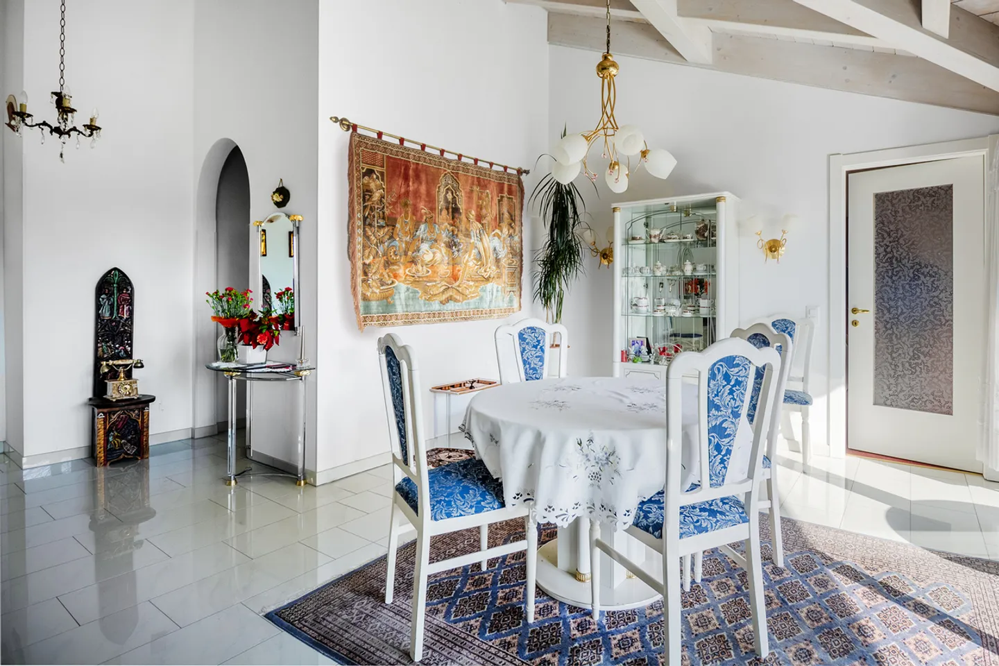 Helles Dachgeschossapartment mit offener Aussicht - Foto 4 von 10