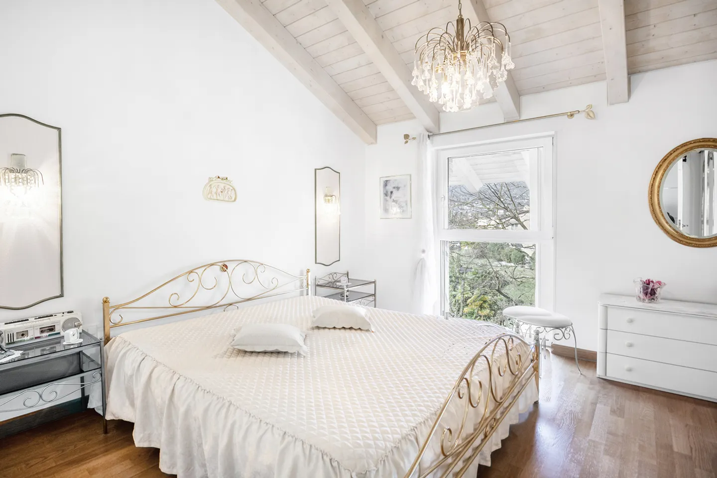 Helles Dachgeschossapartment mit offener Aussicht - Foto 6 von 10