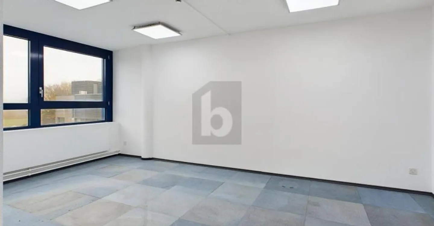 DE BUREAU INDIVIDUEL À BUREAU OPEN SPACE (200-400-800 M2) - Photo 2 sur 3