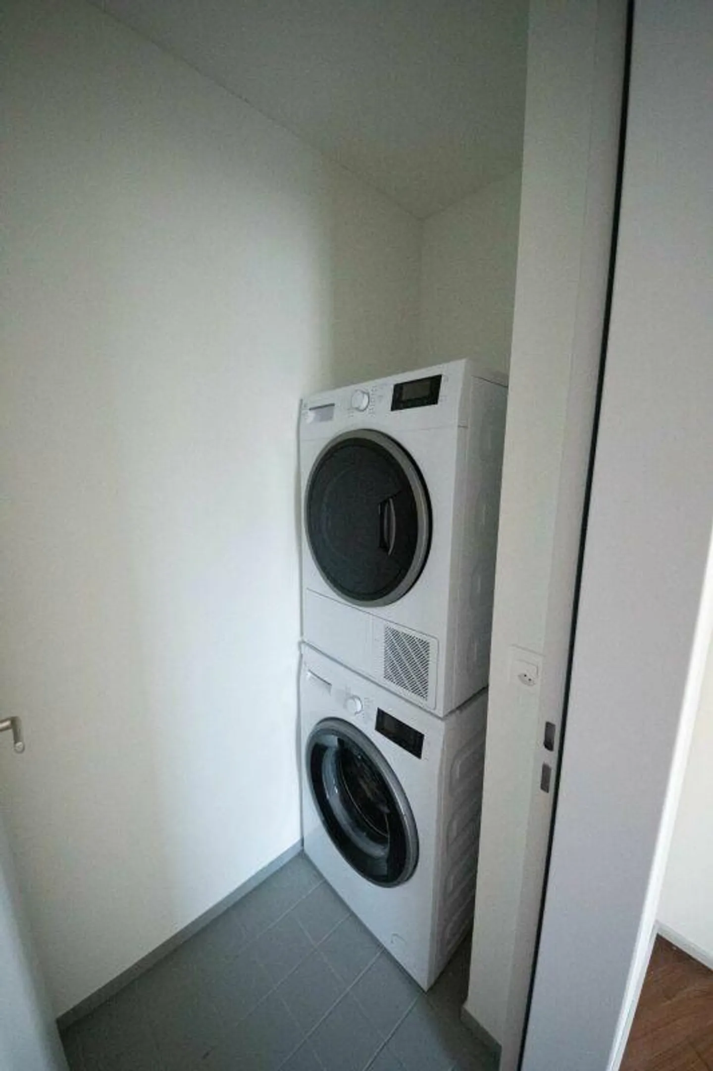 Appartamento moderno di 3,5 locali nel cuore di Jona in affitto - Foto 16 di 18