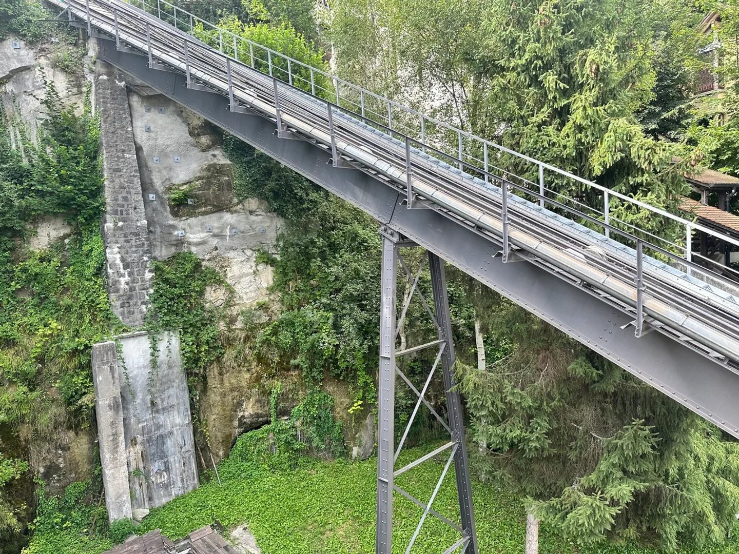 Bassa città di Friburgo – 4,5 stanze al 1° piano - terrazza + veranda - Foto 3 di 4