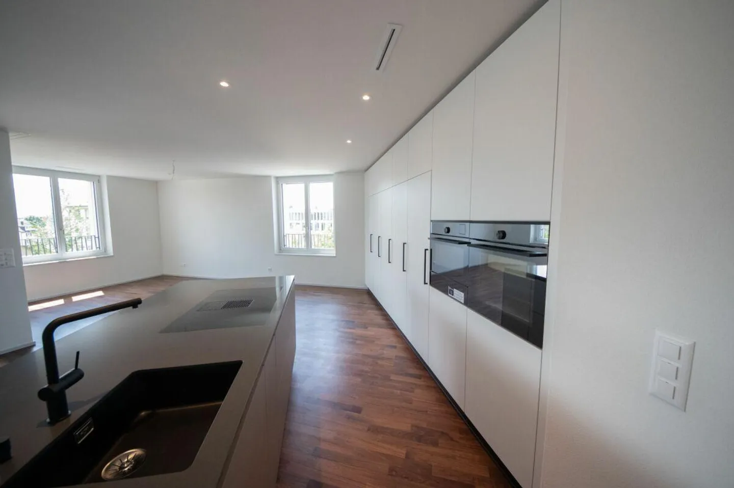 Appartamento moderno di 3,5 locali nel cuore di Jona in affitto - Foto 2 di 18