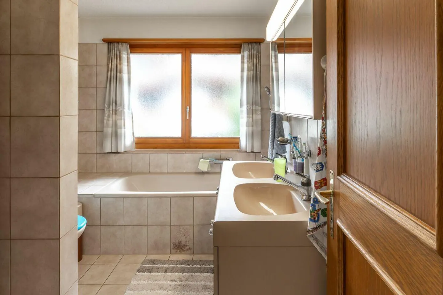 Semi-Detached Family House in Car-Free Environment - Photo 11 of 14