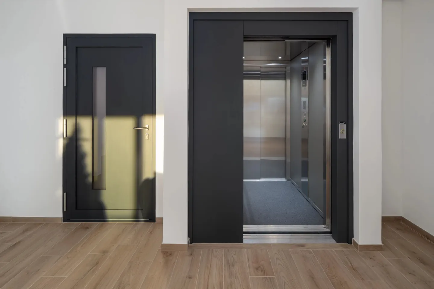 Modern 6.5-room chalet with elevator, panoramic views and high-quality furnishings in Lens / Crans-Montana - Photo 11 of 45