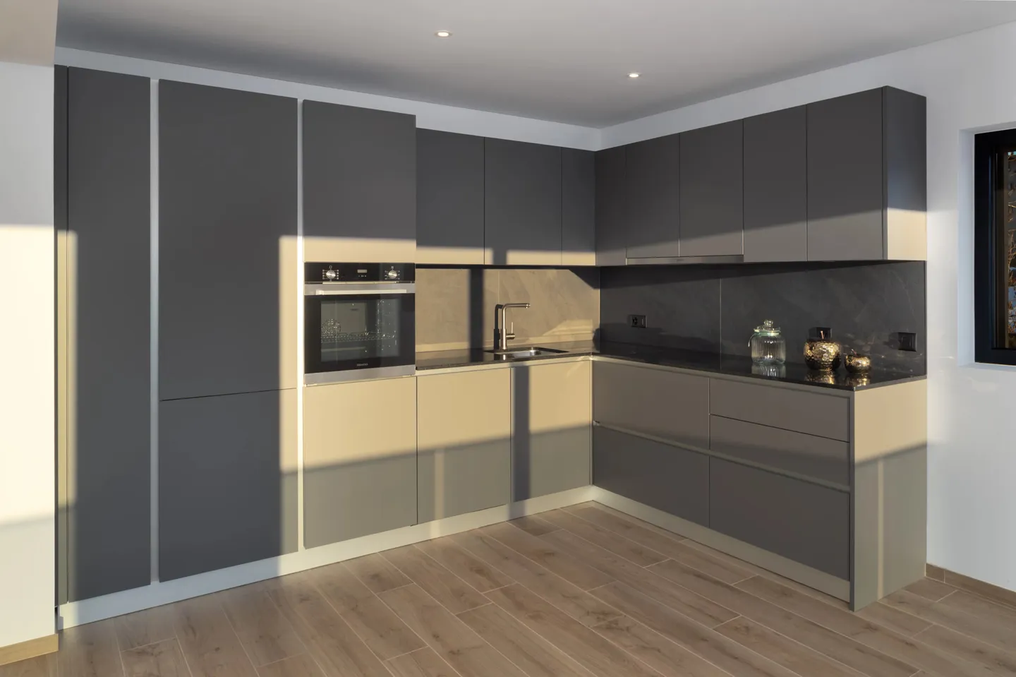 Modern 6.5-room chalet with elevator, panoramic views and high-quality furnishings in Lens / Crans-Montana - Photo 13 of 45