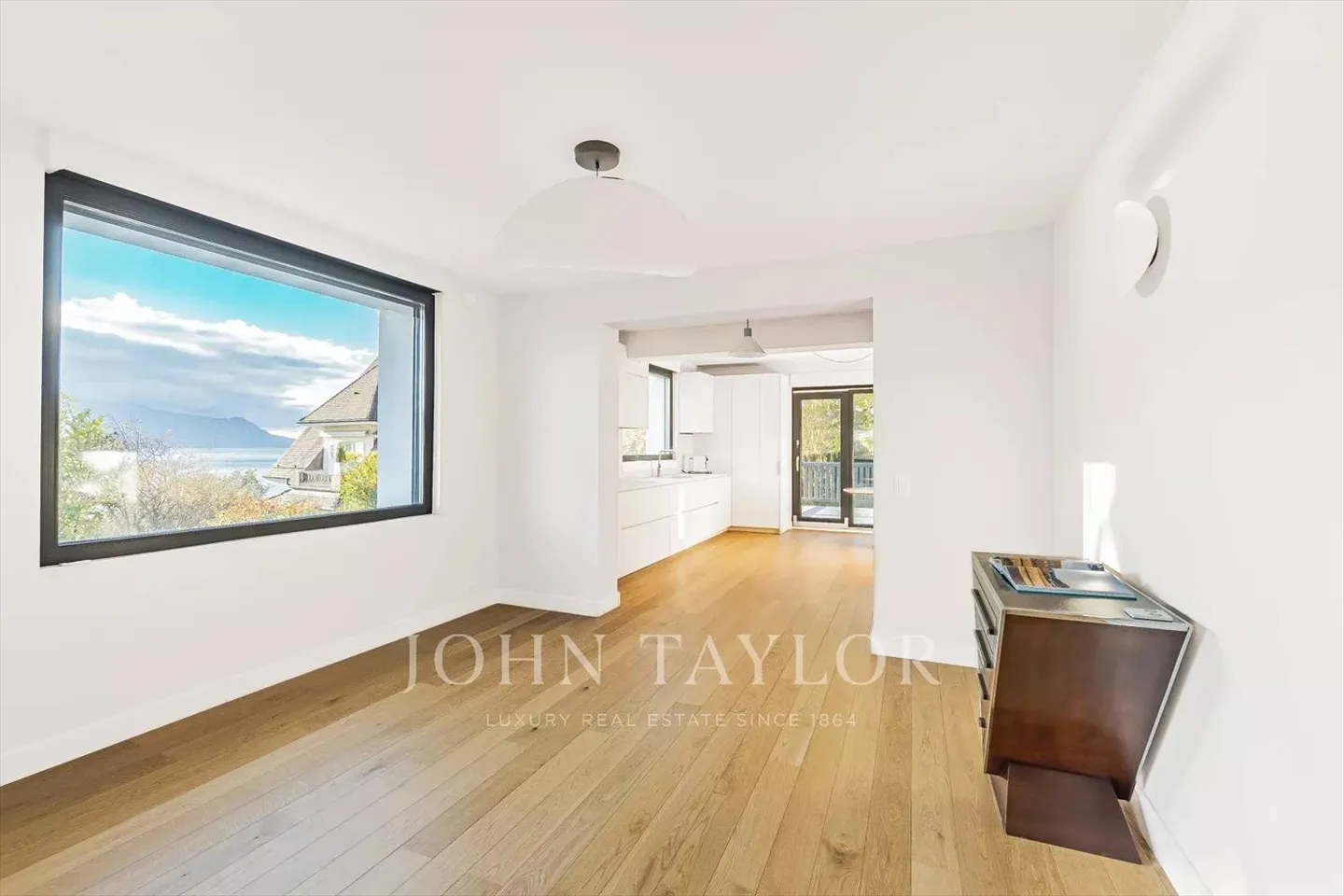 Completely Renovated Single-Family Villa - Photo 5 of 10