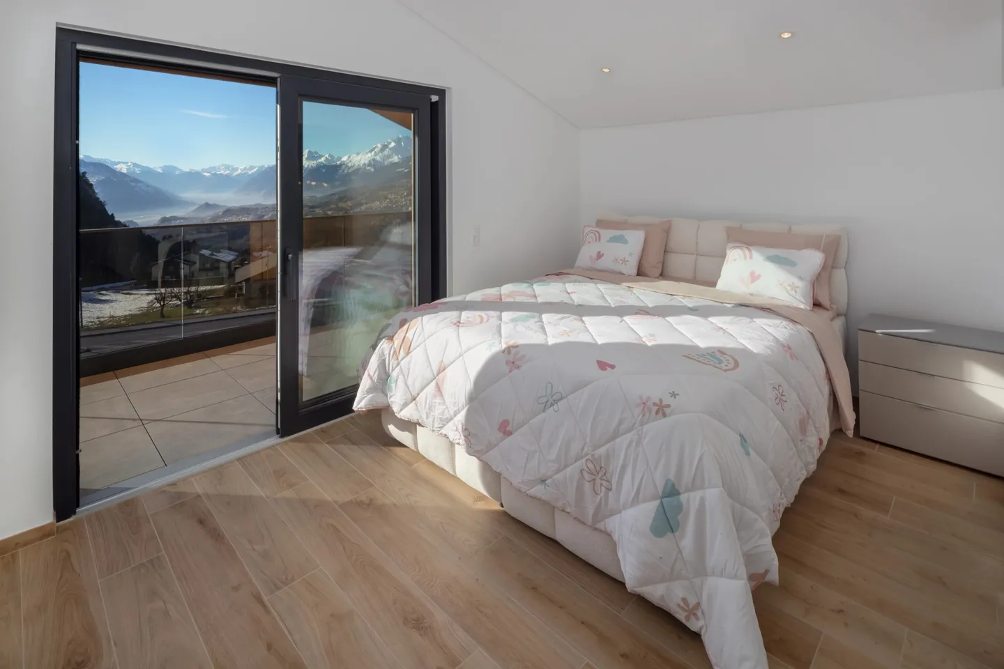 Modern 6.5-room chalet with elevator, panoramic views and high-quality furnishings in Lens / Crans-Montana - Photo 20 of 45