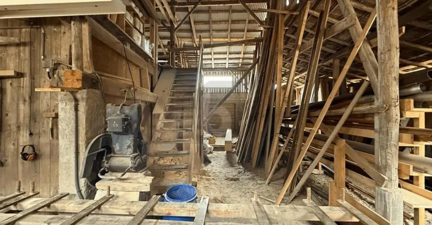 CARPENTRY, SHEET METAL WORK, AND JOINERY WORKSHOP - Photo 3 of 4