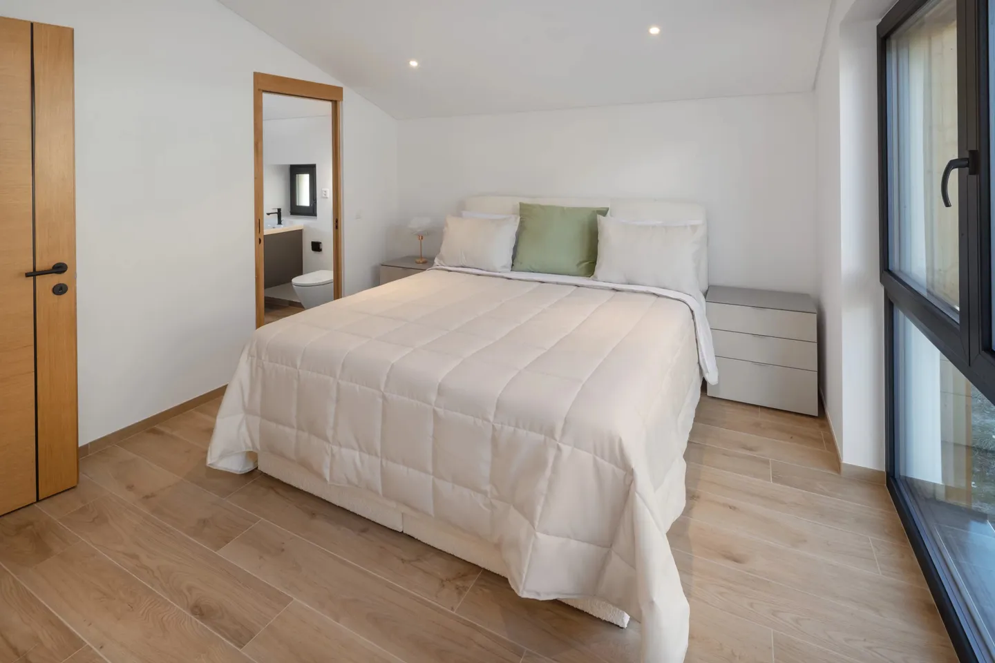 Modern 6.5-room chalet with elevator, panoramic views and high-quality furnishings in Lens / Crans-Montana - Photo 25 of 45