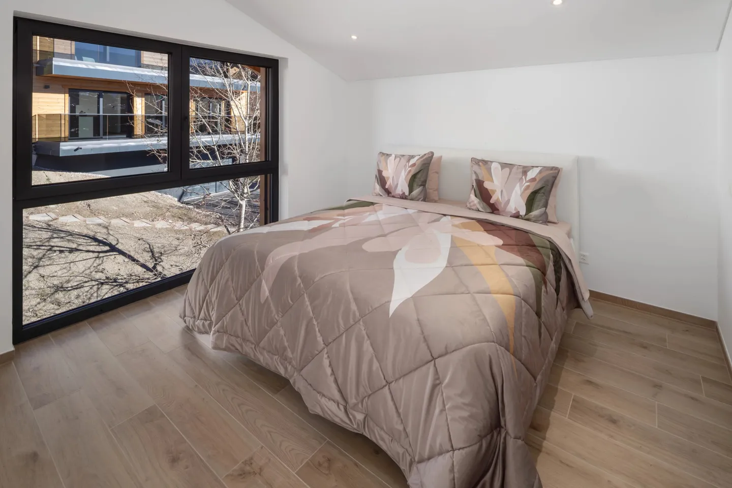 Modern 6.5-room chalet with elevator, panoramic views and high-quality furnishings in Lens / Crans-Montana - Photo 32 of 45