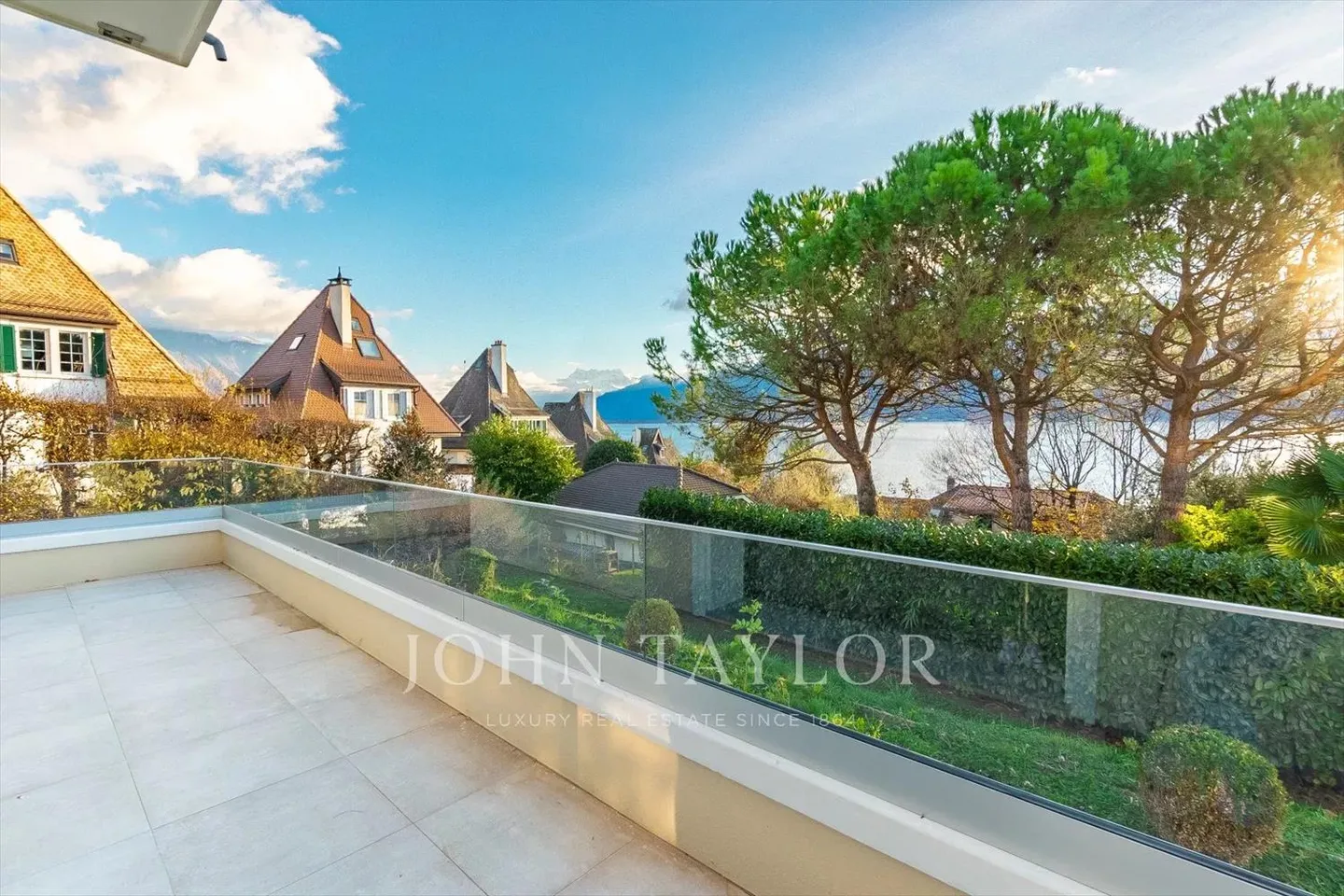 Completely Renovated Single-Family Villa - Photo 8 of 10