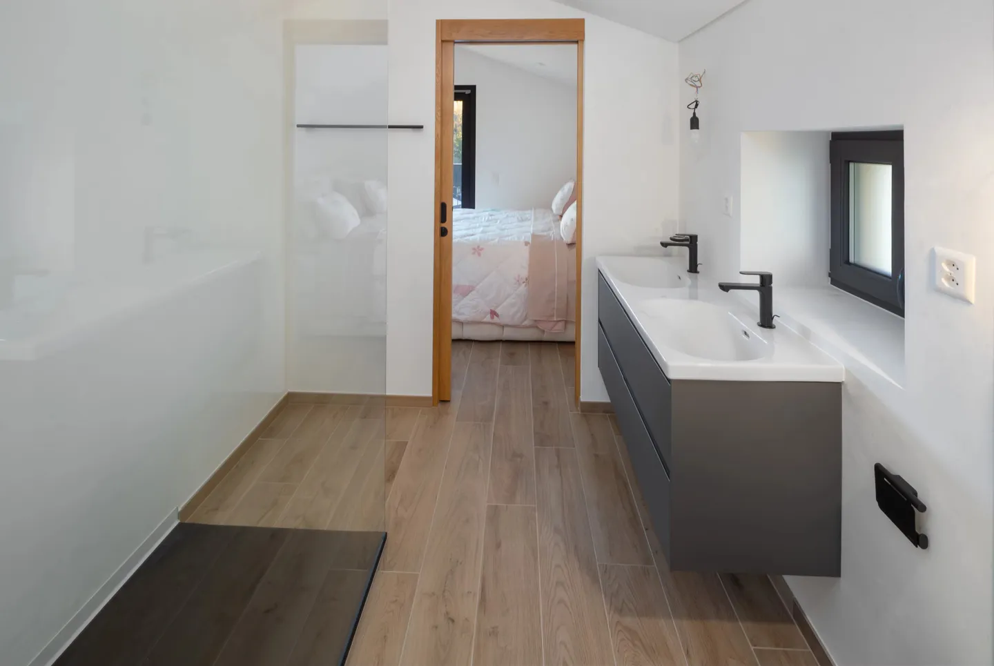 Modern 6.5-room chalet with elevator, panoramic views and high-quality furnishings in Lens / Crans-Montana - Photo 27 of 45