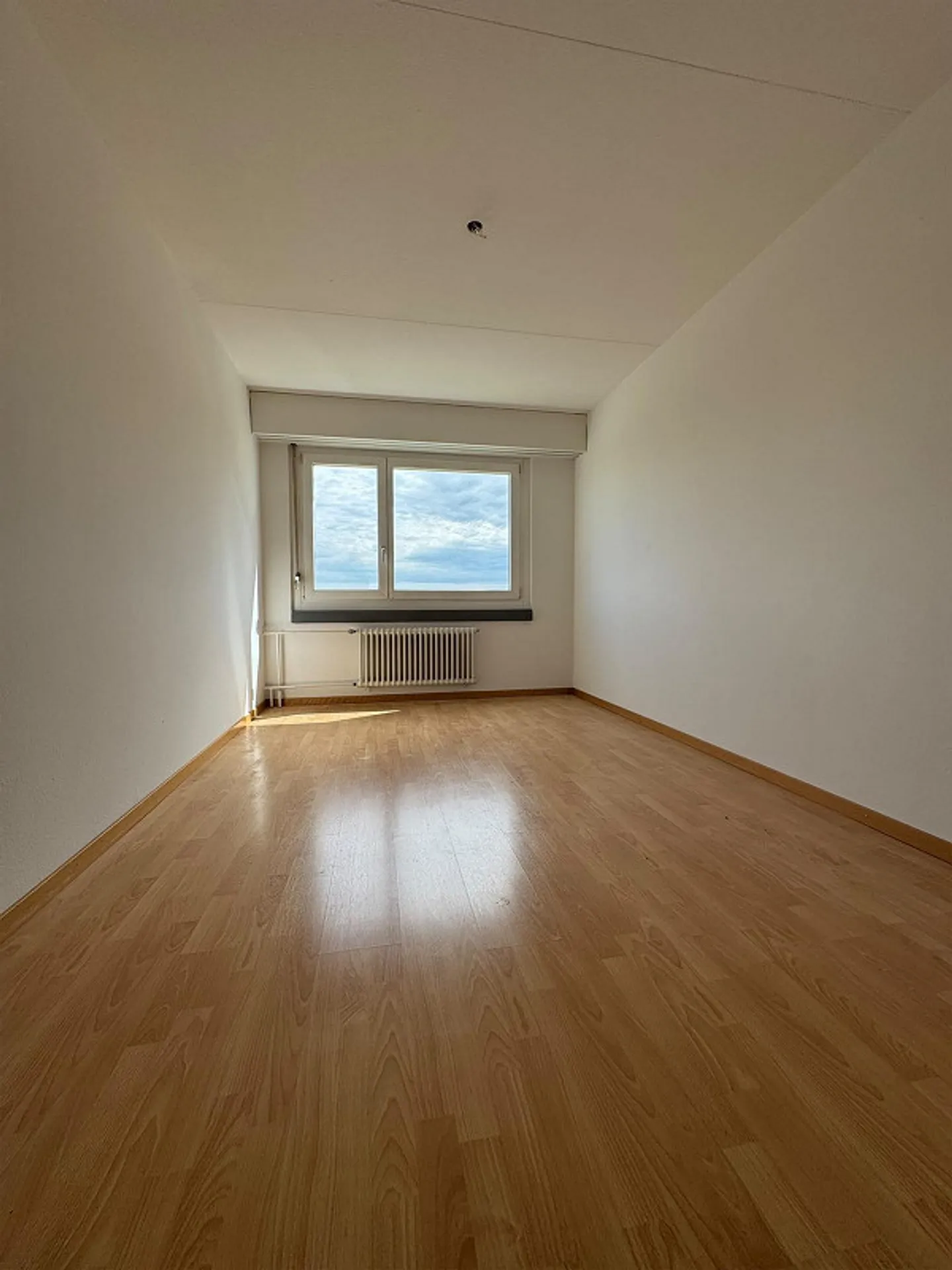 Luminoso appartamento di 3,5 stanze con balcone soleggiato a Emmen - Foto 9 di 10