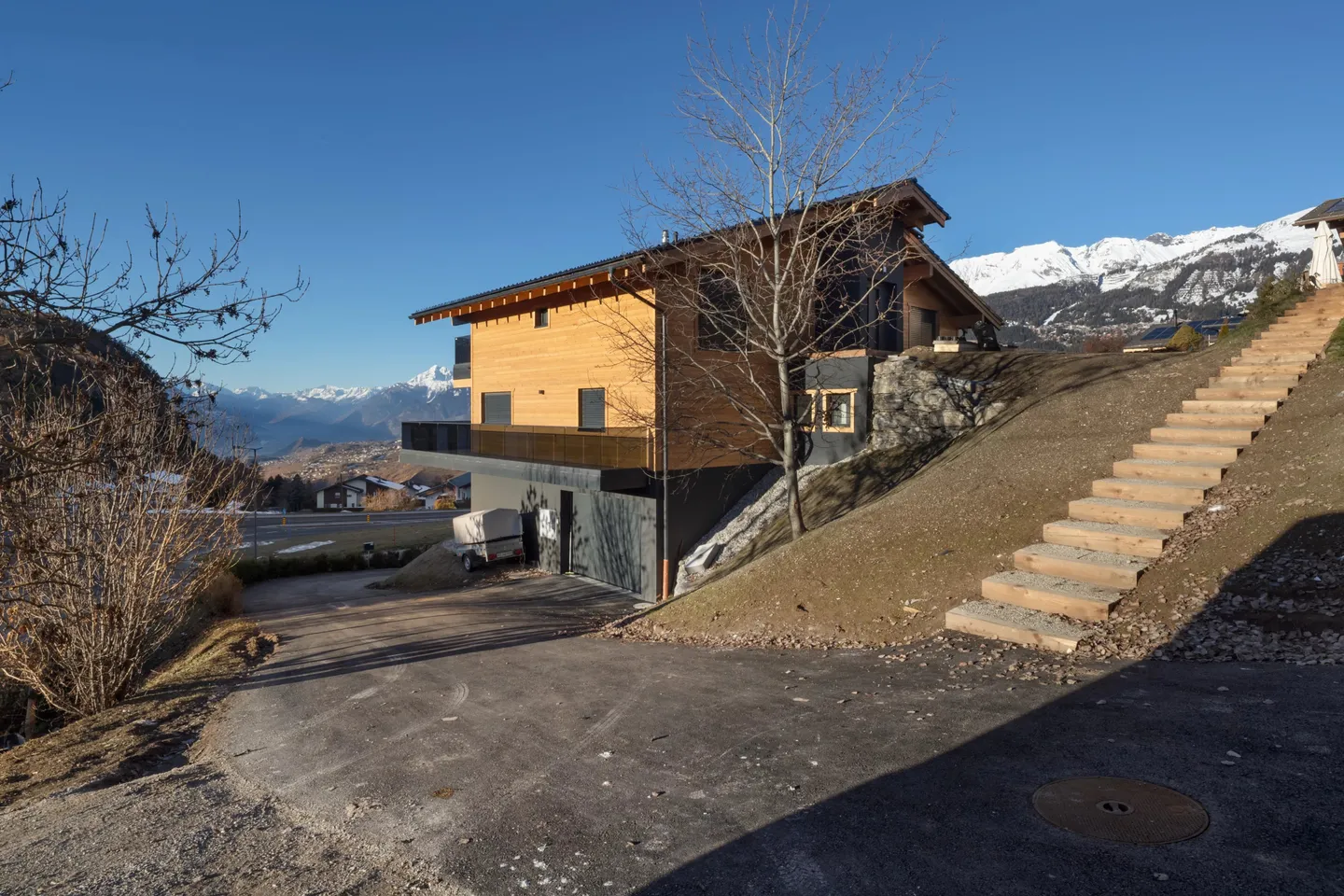 Modern 6.5-room chalet with elevator, panoramic views and high-quality furnishings in Lens / Crans-Montana - Photo 44 of 45
