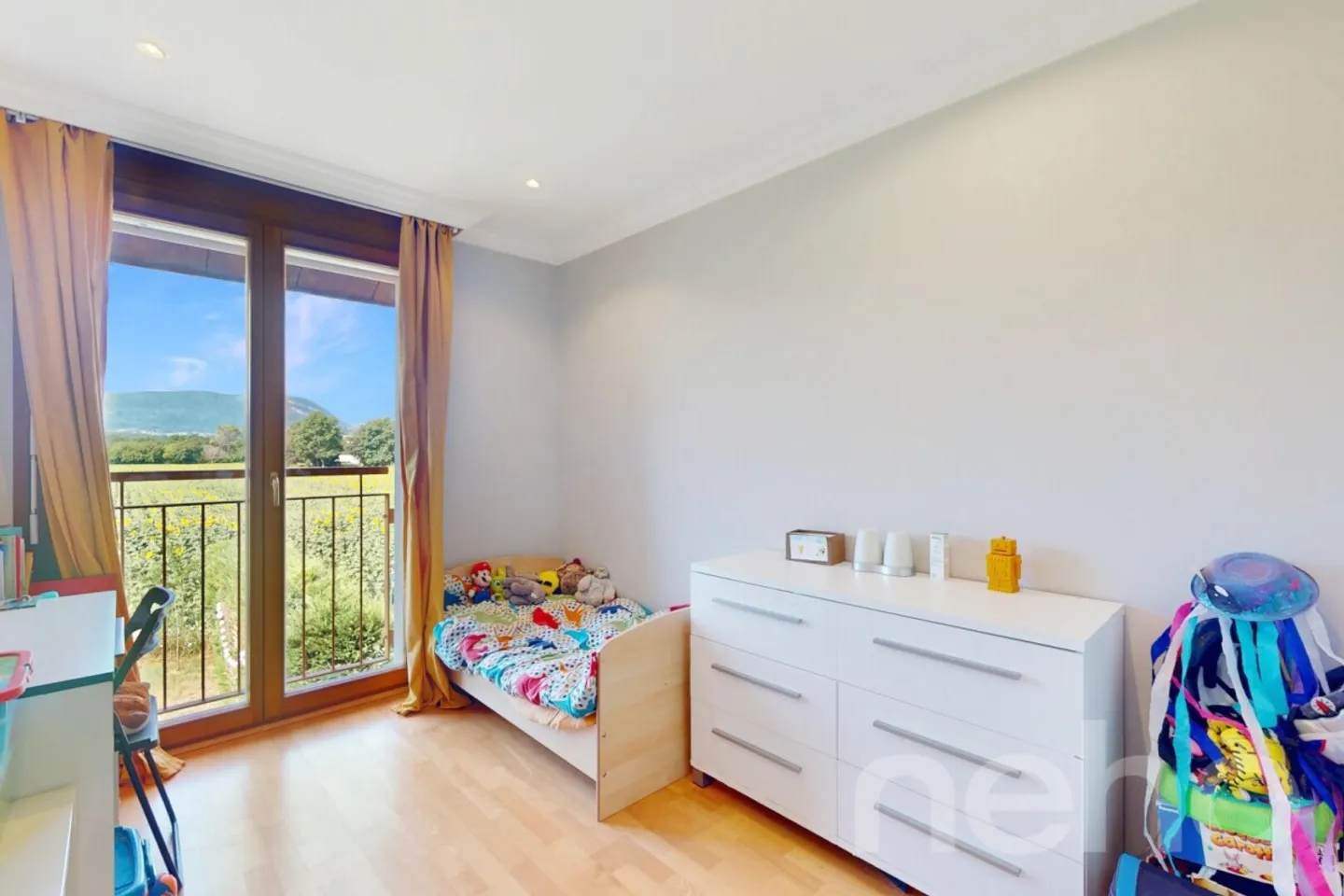 Facing an agricultural field - Photo 5 of 12