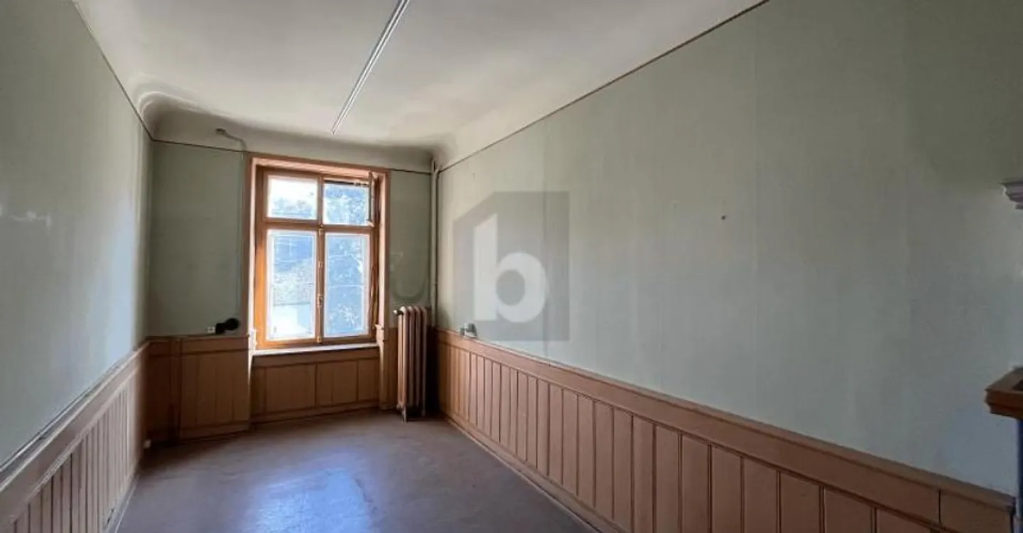 PERFECT CENTRAL LOCATION - Photo 2 of 4