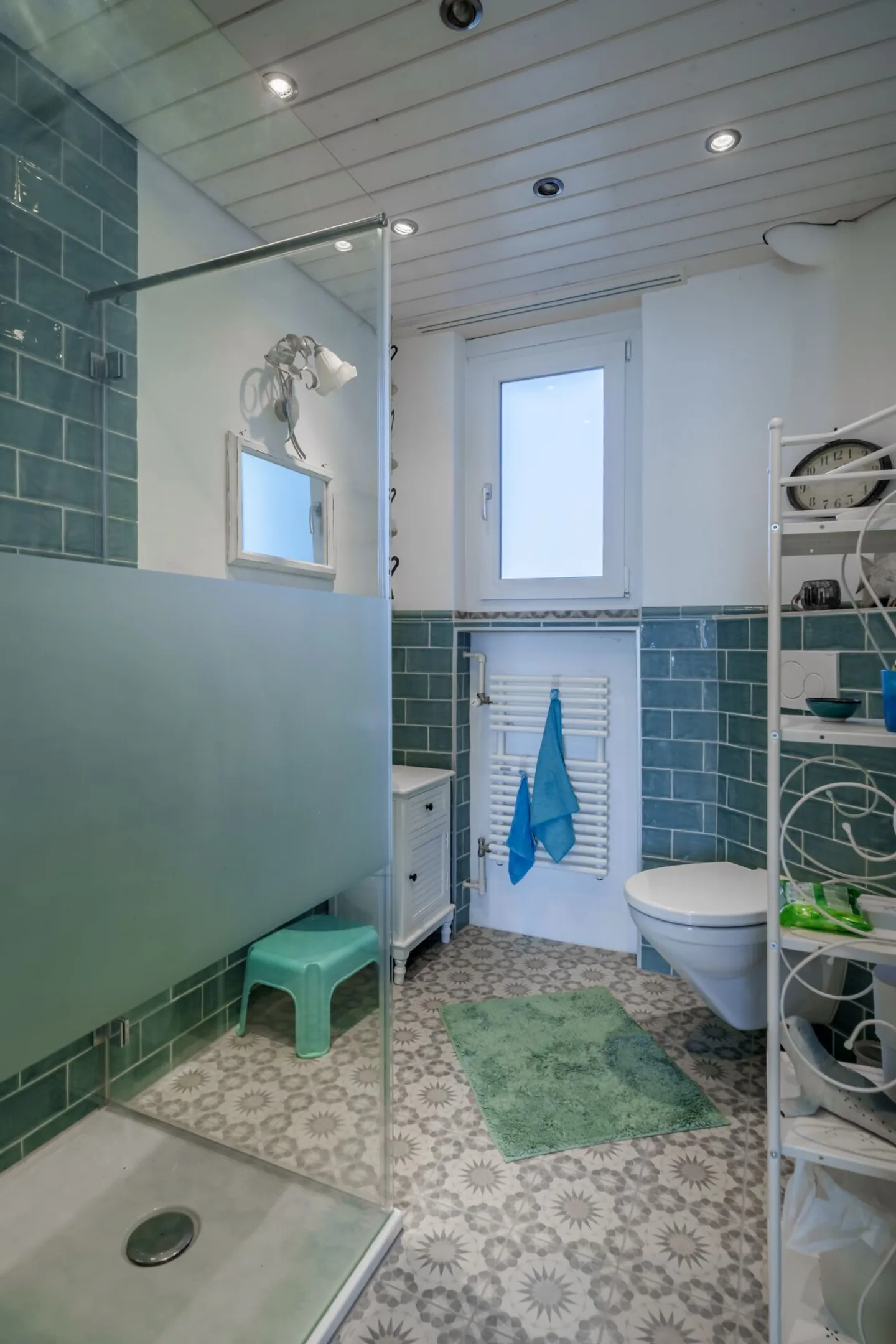 Picturesque Single-Family Home for Sale - Photo 5 of 13