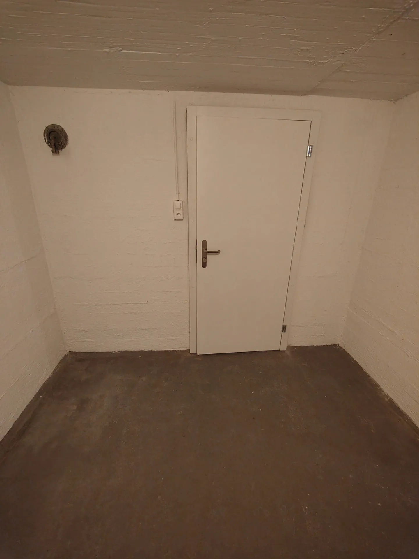 Secure Storage Space in Zurich - Photo 10 of 10