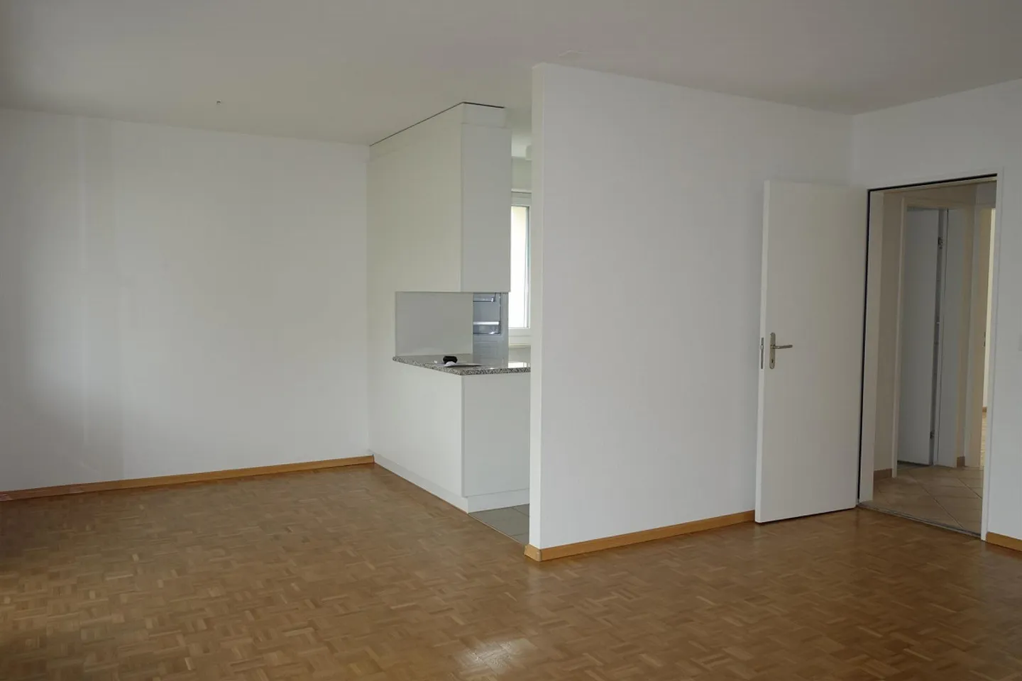 4.5 Room Apartment in Reinach BL - Photo 5 of 10