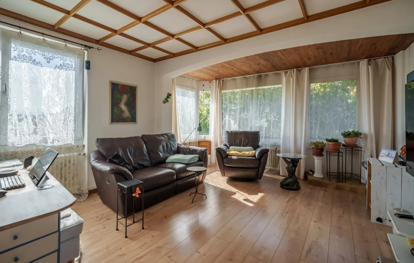 Picturesque Single-Family Home for Sale - Photo 7 of 13