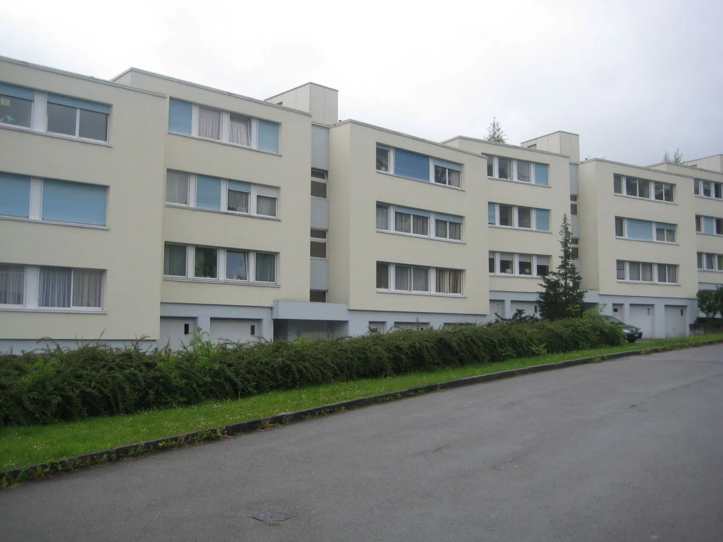 Appartement spacieux de 3,5 pièces avec belle vue - Photo 1 sur 8