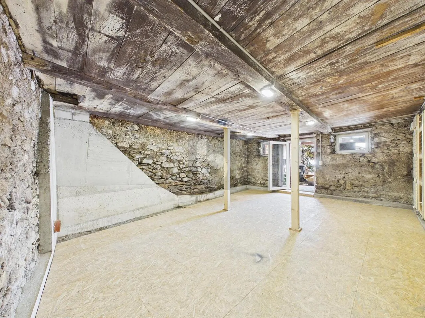 CENTRALLY LOCATED WORKSHOP SPACE - Photo 1 of 3