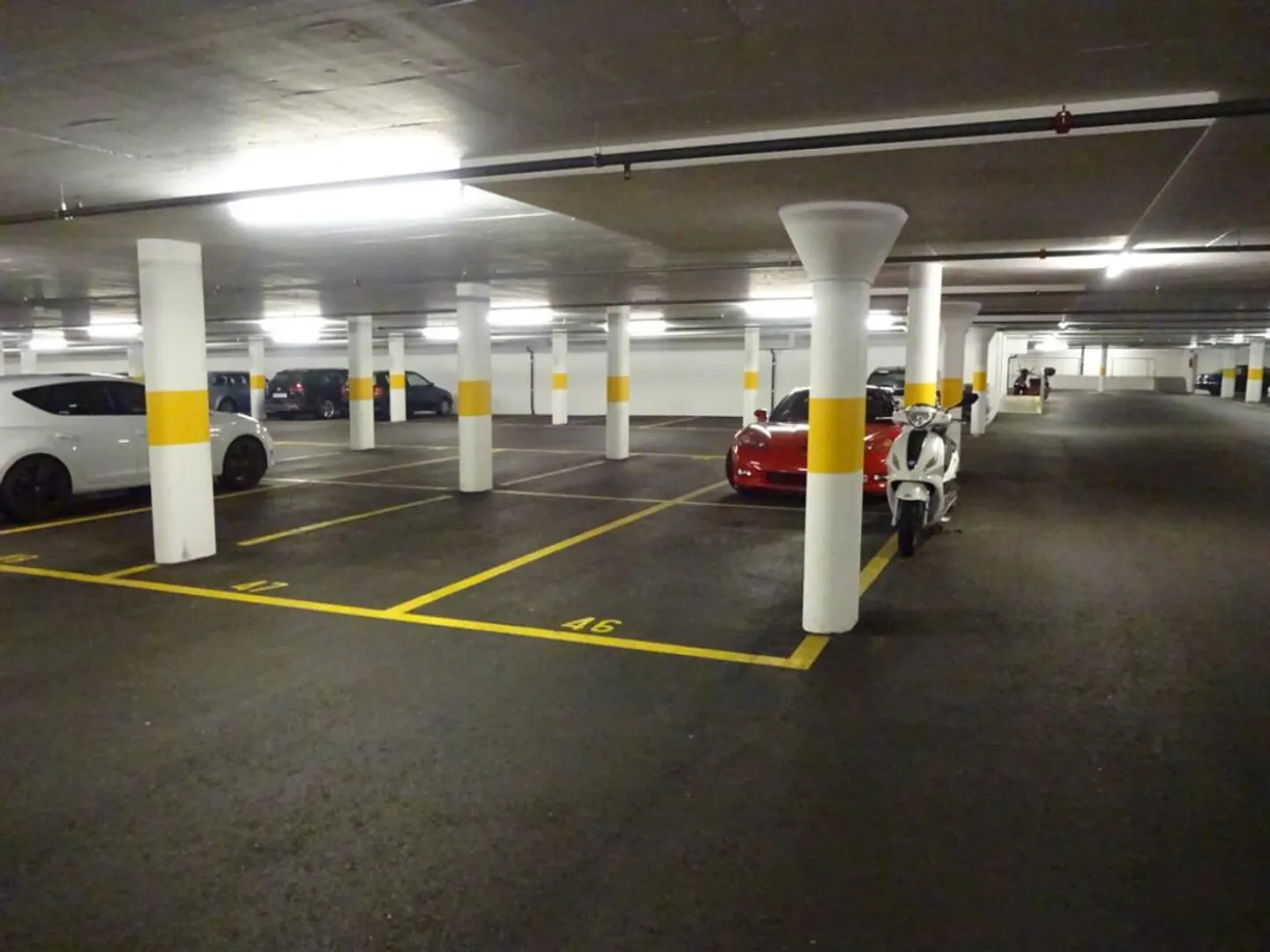 Posti auto gratuiti a Niederrohrdorf - Foto 1 di 1