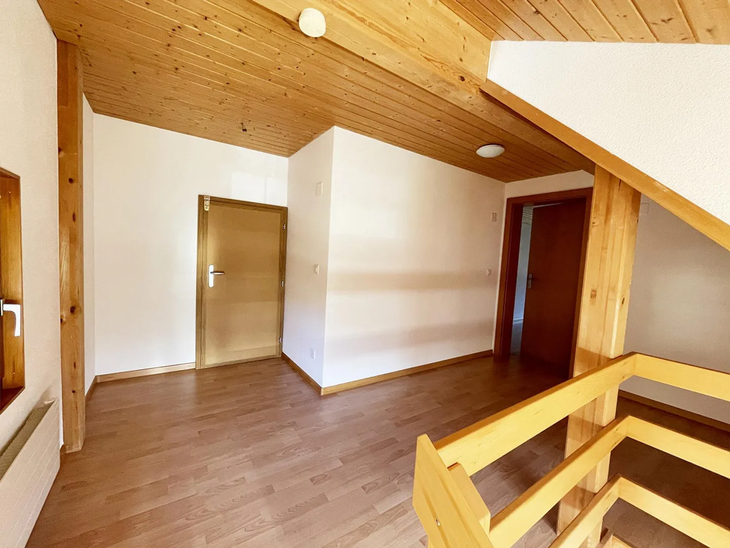 Spacious and Cozy 4.5-Room Apartment - Photo 16 of 21