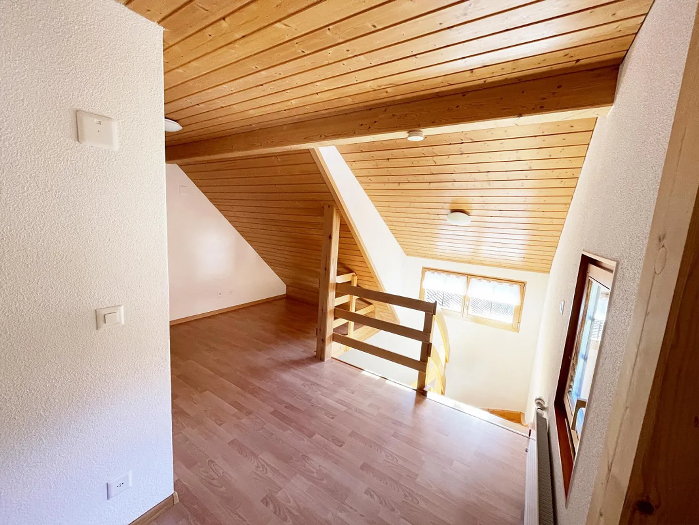 Spacious and Cozy 4.5-Room Apartment - Photo 17 of 21