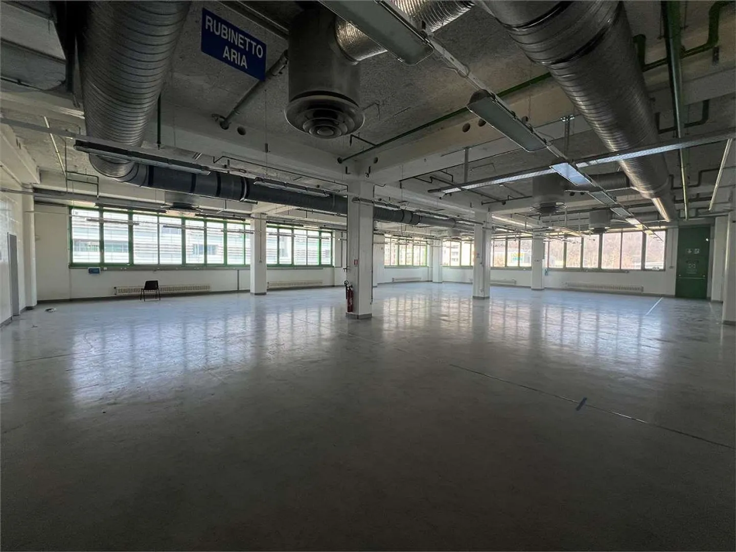 Réf. 2572 Bioggio spacieux complexe commercial/de bureaux - Photo 1 sur 2