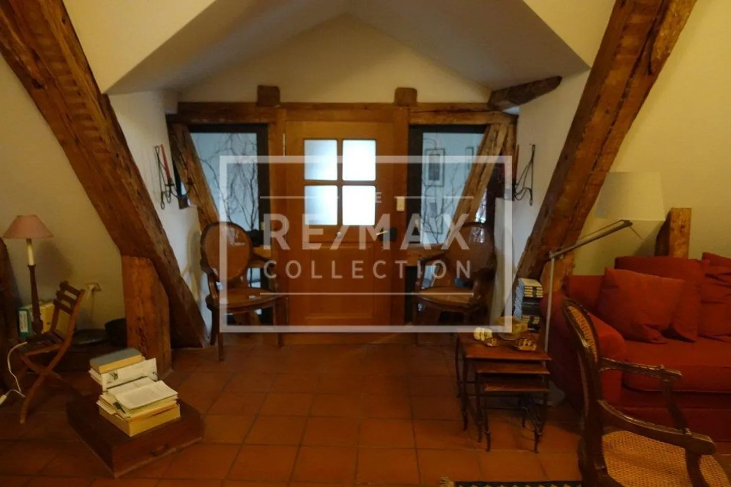 Historic Attic Apartment - Photo 8 of 10