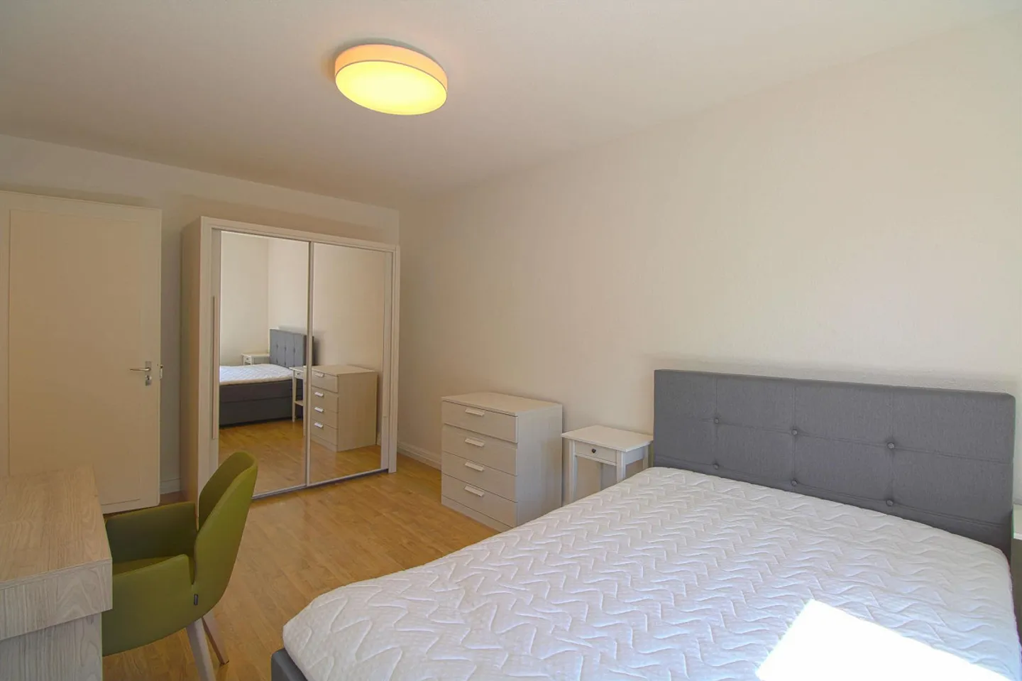 VISITE EN LIGNE Chambre Partagée - Photo 2 sur 6
