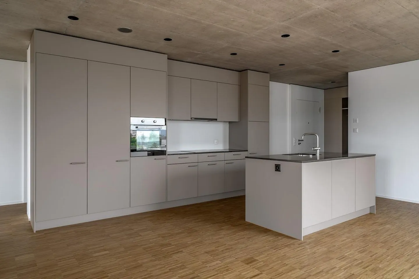 Appartement neuf moderne de 2.5 pièces sur la Mutschellenplatz à Rudolfstetten - Photo 2 sur 4