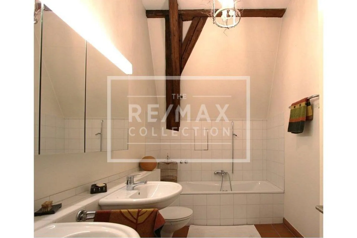 Historic Attic Apartment - Photo 9 of 10