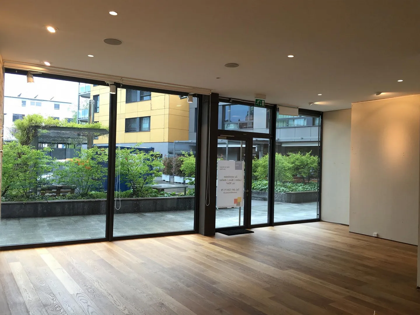 Espace de vente / showroom ou bureau moderne et attrayant - Photo 1 sur 10