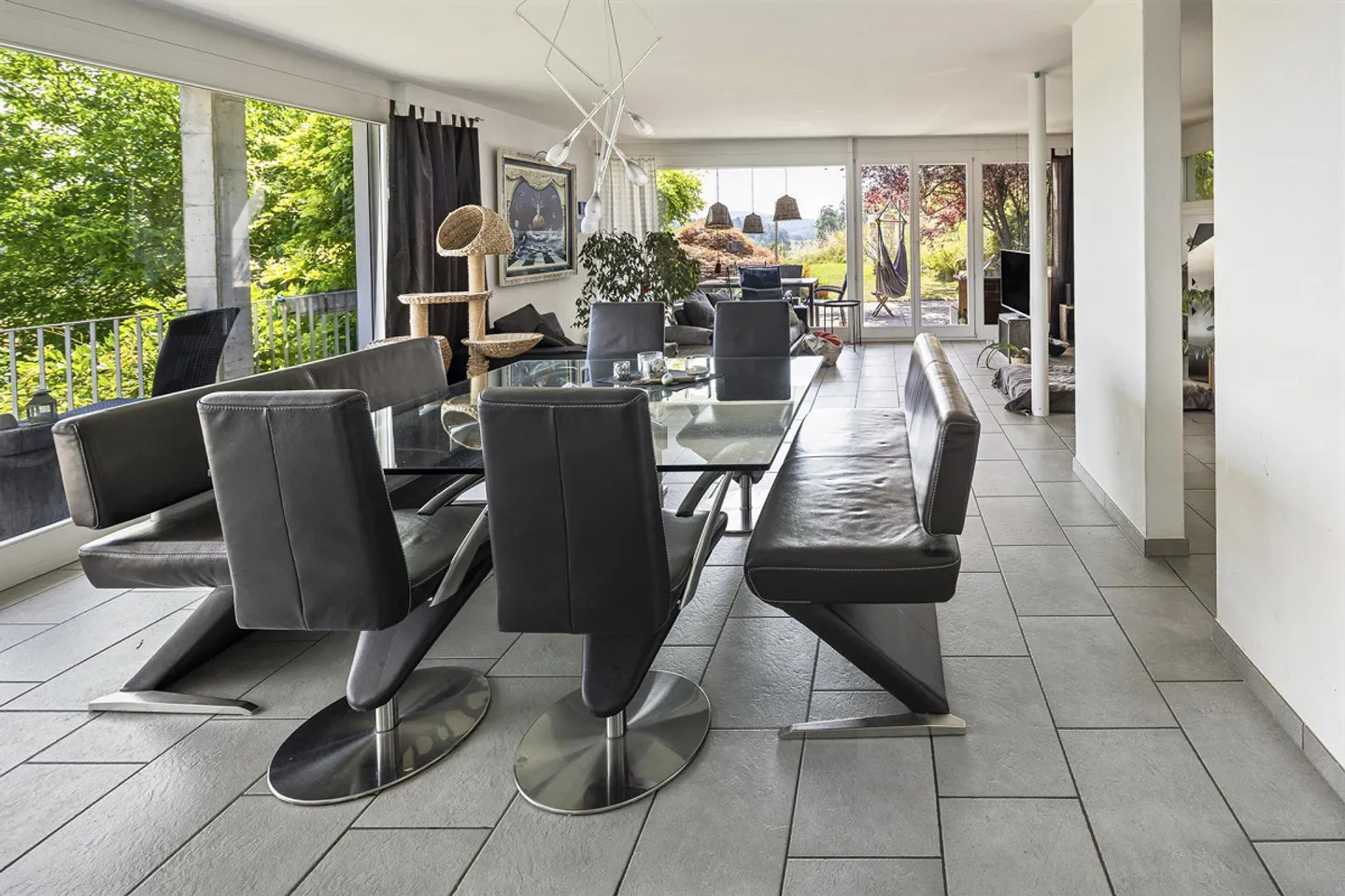 Geräumiges Familienhaus mit Garten - Foto 5 von 13