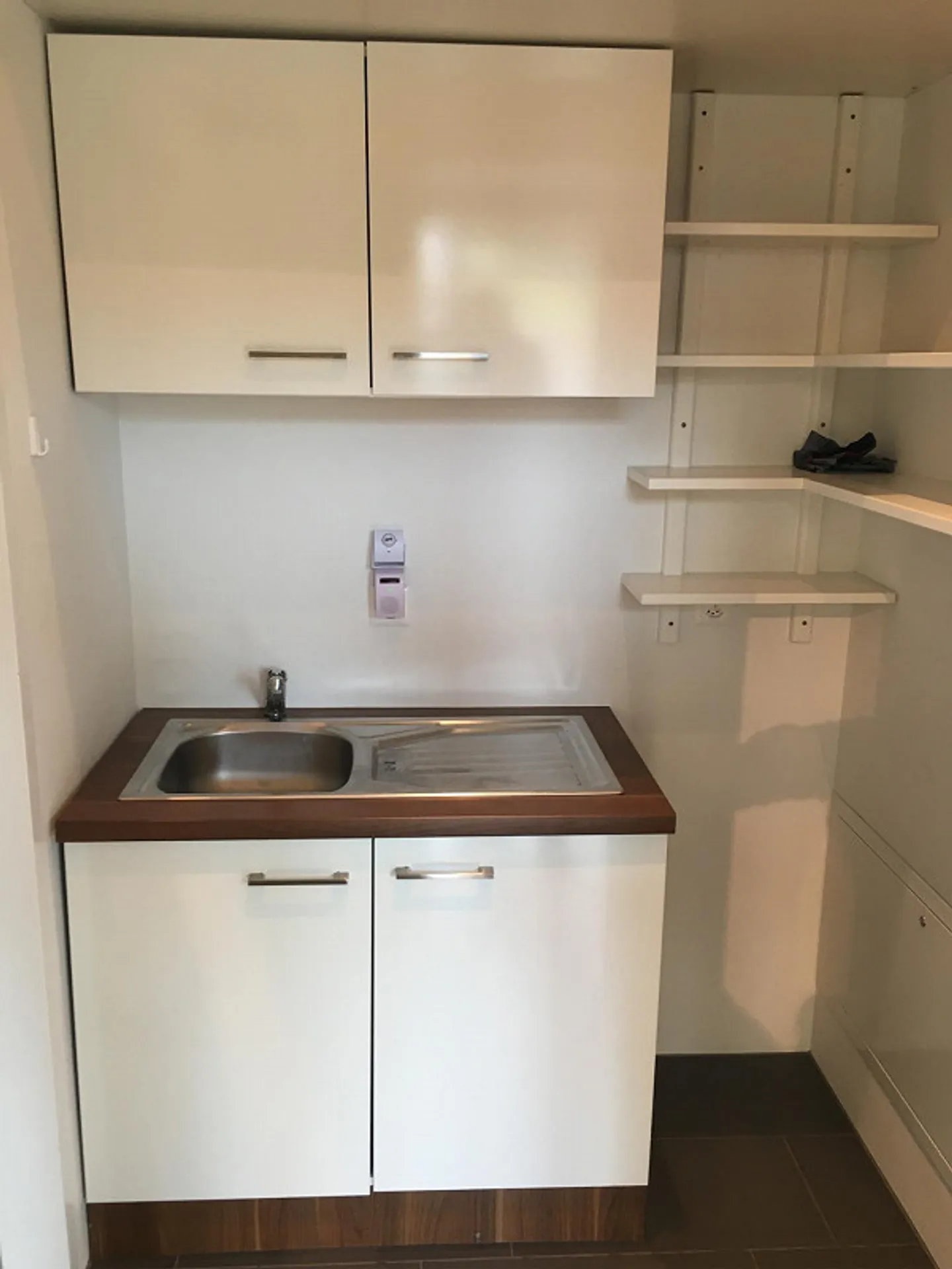 Espace de vente / showroom ou bureau moderne et attrayant - Photo 5 sur 10