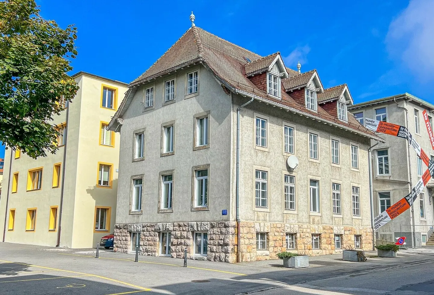 Ampio appartamento di 3,5 stanze da ristrutturare nel cuore di Ste-Croix - Foto 1 di 14