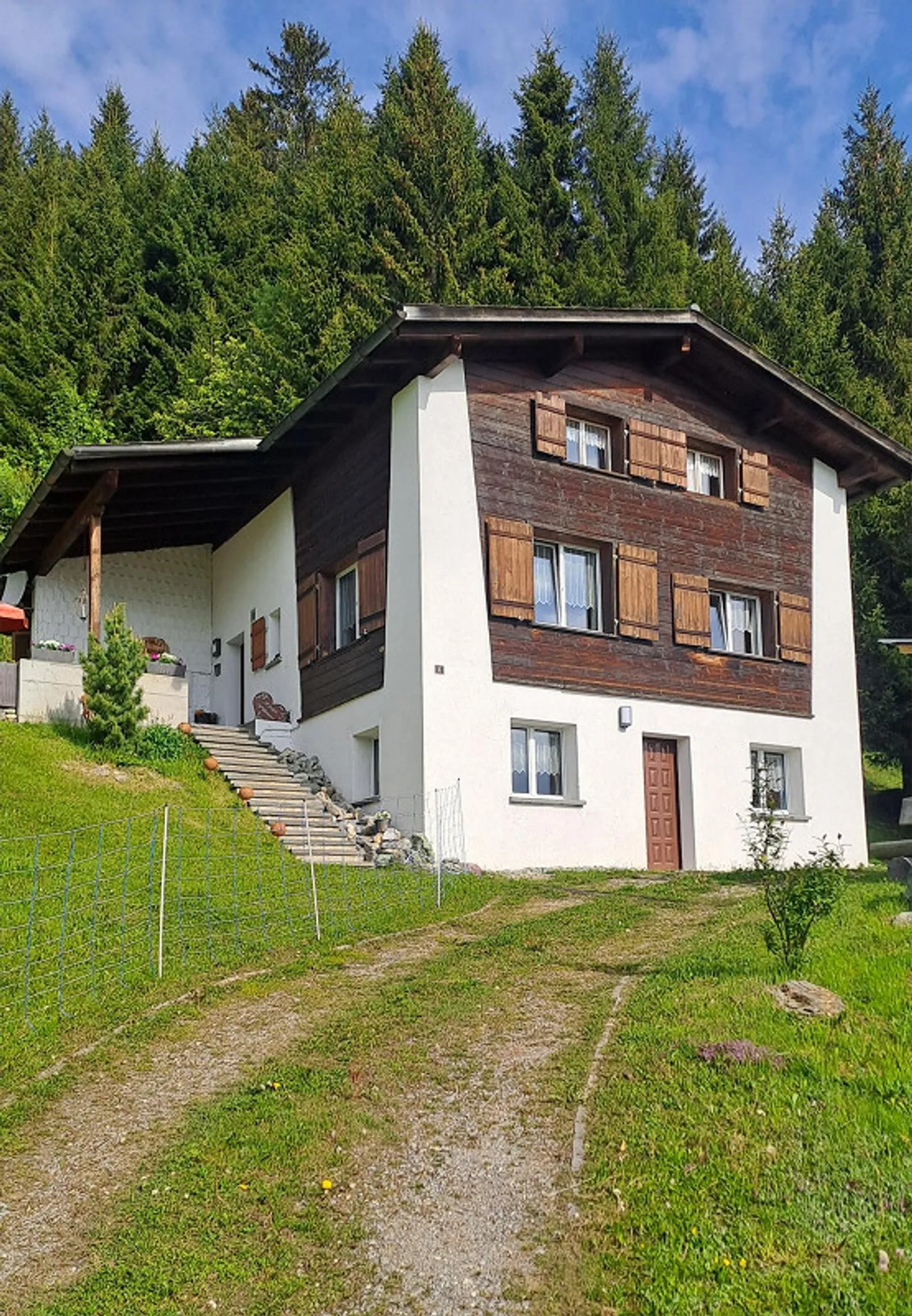 Brambrüesch furnished 3-room ground floor apartment in top location - Photo 1 of 9