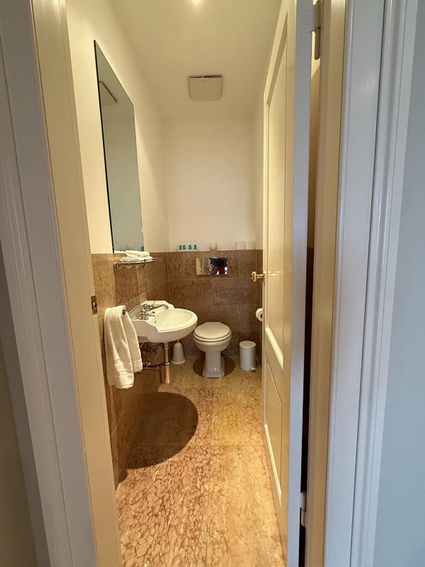 Luxuriöse 1-Zimmer-Wohnung in bester Lage in Zürich - Foto 9 von 10