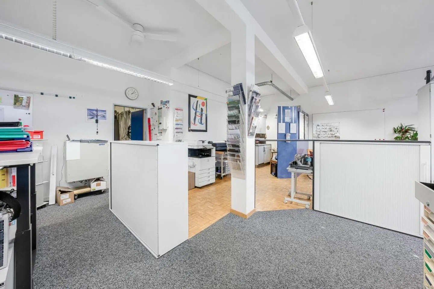 Commercial premises with workshop and office - Perfect for your business! - Photo 3 of 18