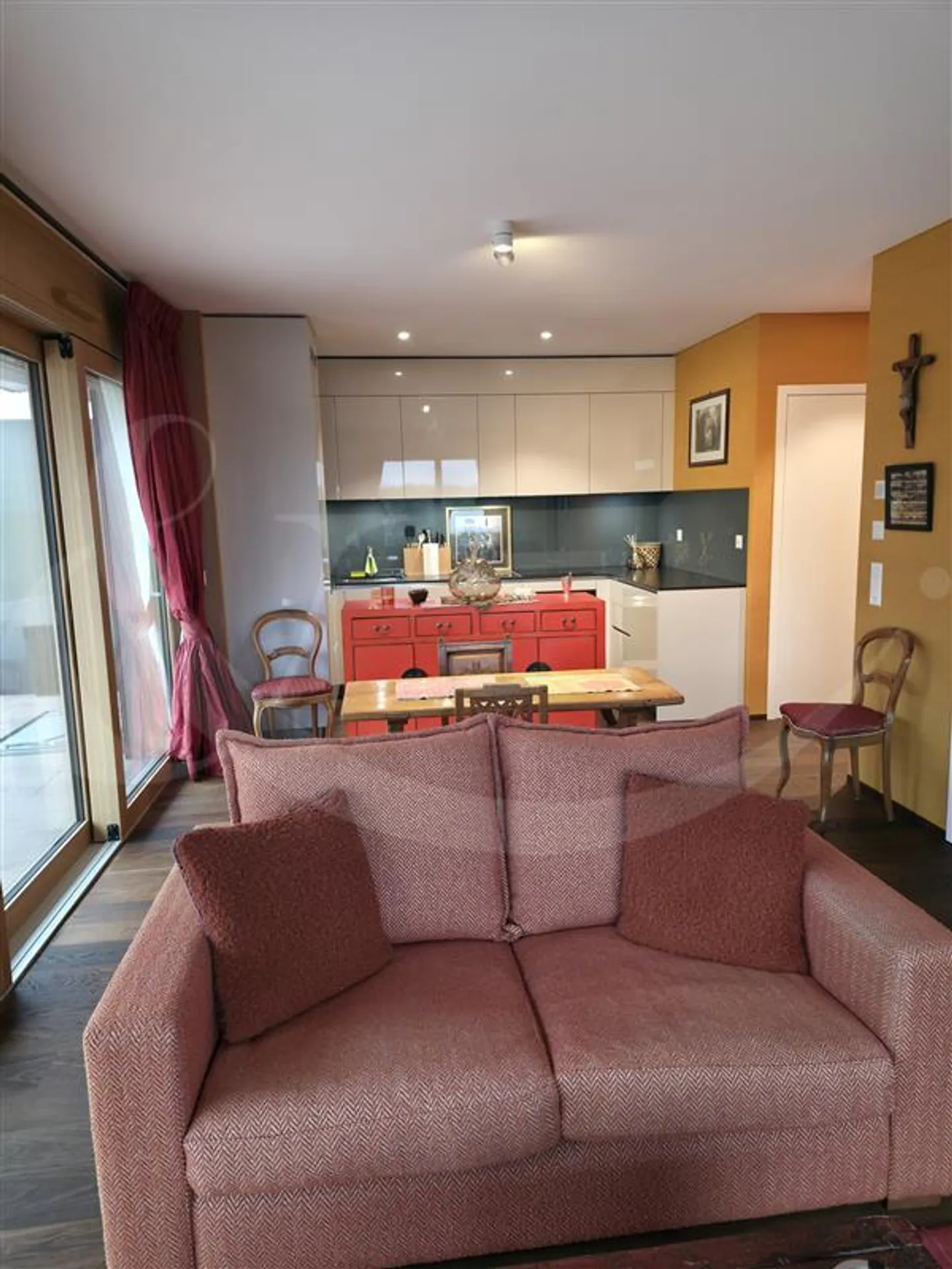 51 Rte Du Pas-De-L'echelle, magnifico appartamento di 3 stanze completamente arredato - Foto 2 di 5