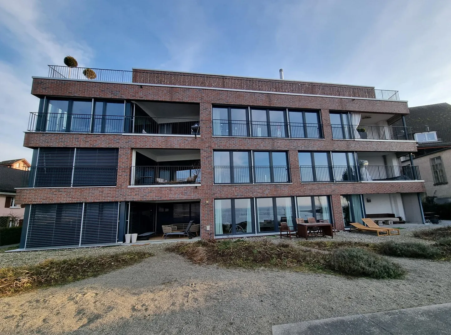 Charmante Wohnung mit Seeblick - Foto 1 von 11