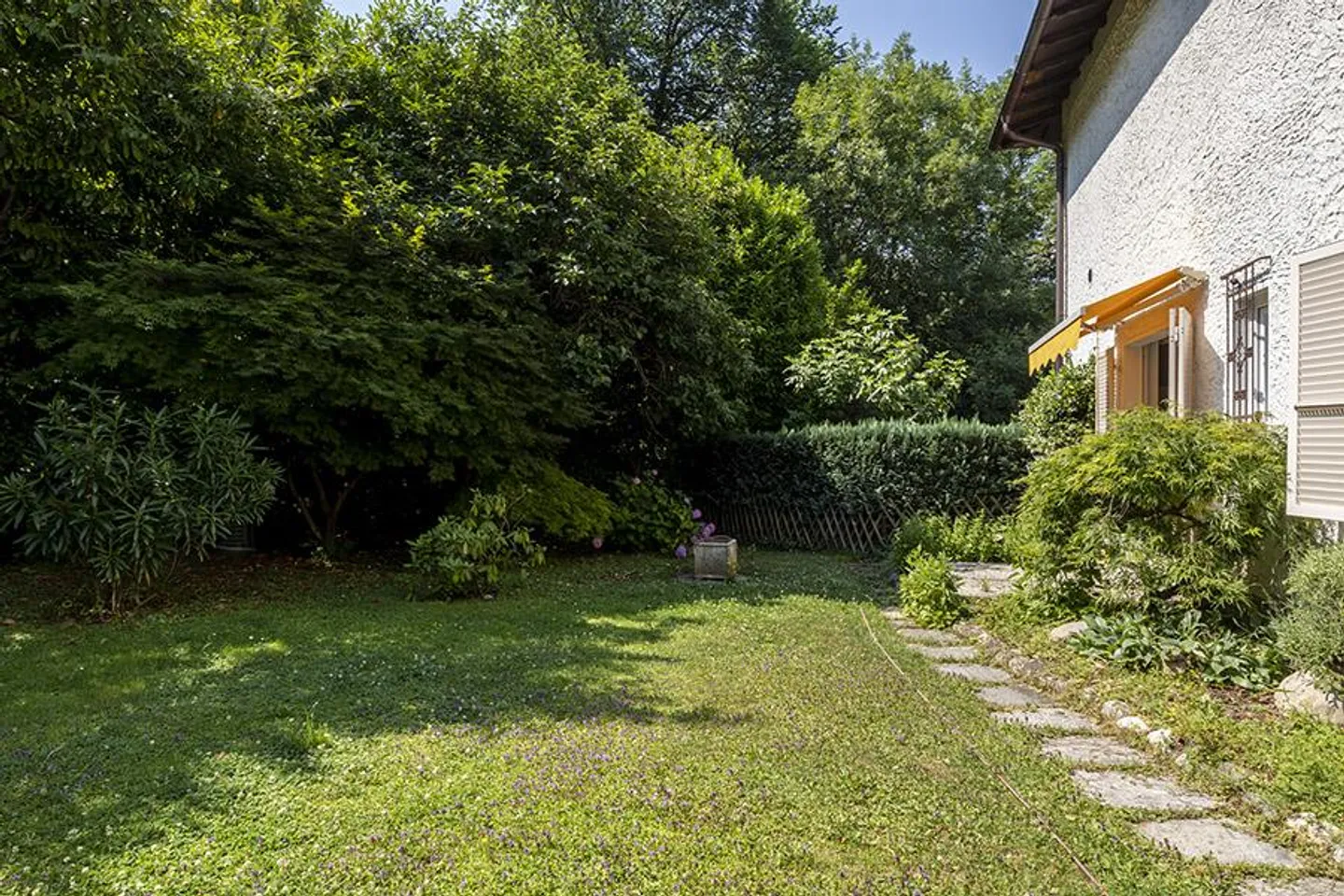 BIFAMILIARE 4.5 LOCALI CON GIARDINO A PAZZALLO - Foto 1 di 16